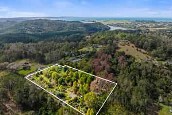 1481 East Coast Road, Redvale