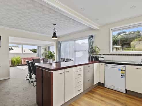 15 Brora Crescent, Papakowhai