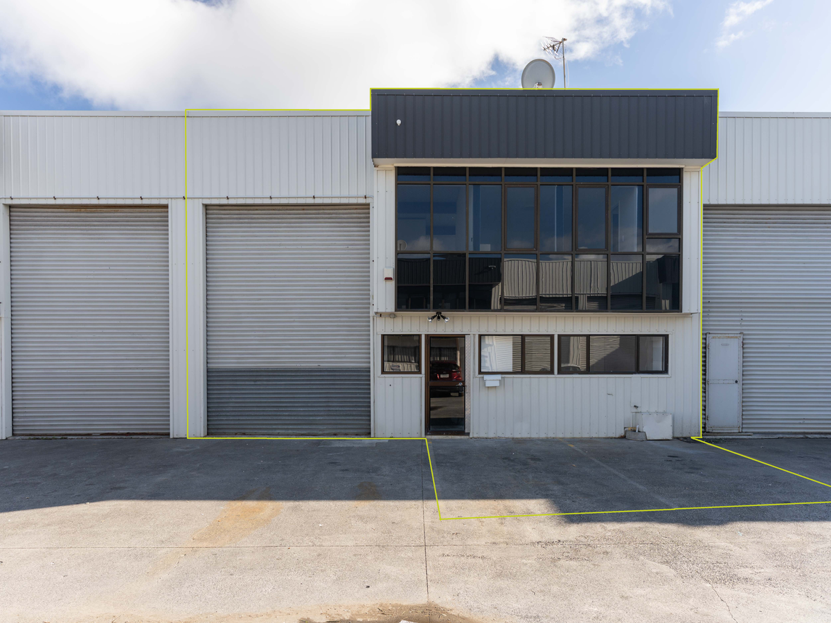 Versatile Industrial Unit in Wiri