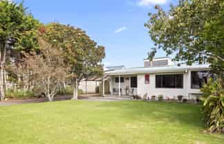 52 Taihiki Road, Clarks Beach