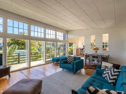 42 Tahatai Road, Oneroa