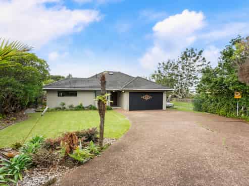 8 Kallaroo Place, Botany Downs