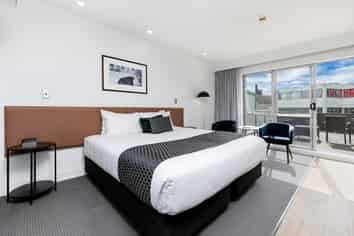313/31 Davis Crescent, Newmarket