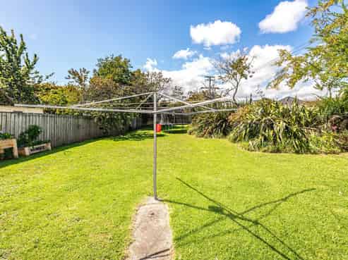 102 Anzac Parade, Whanganui East
