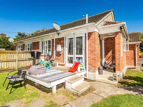 103 Anzac Parade, Whanganui East