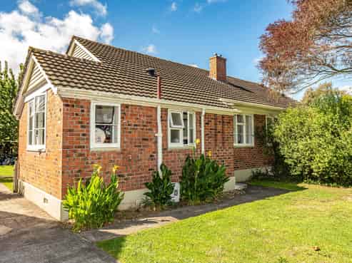 103 Anzac Parade, Whanganui East