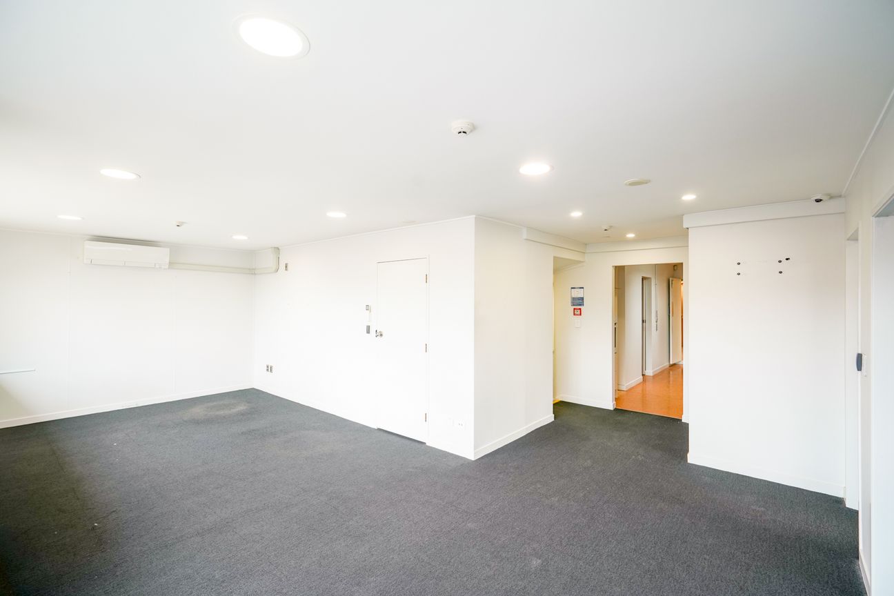 Versatile Office, Storage & Workshop - Vista 3