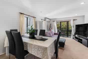 11/10-26 John Jennings Drive, Oteha