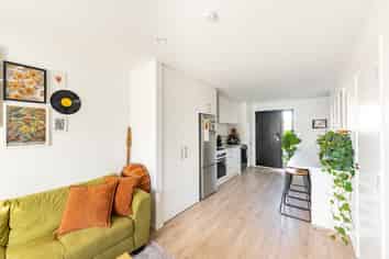4/2 Riversdale Road, Avondale