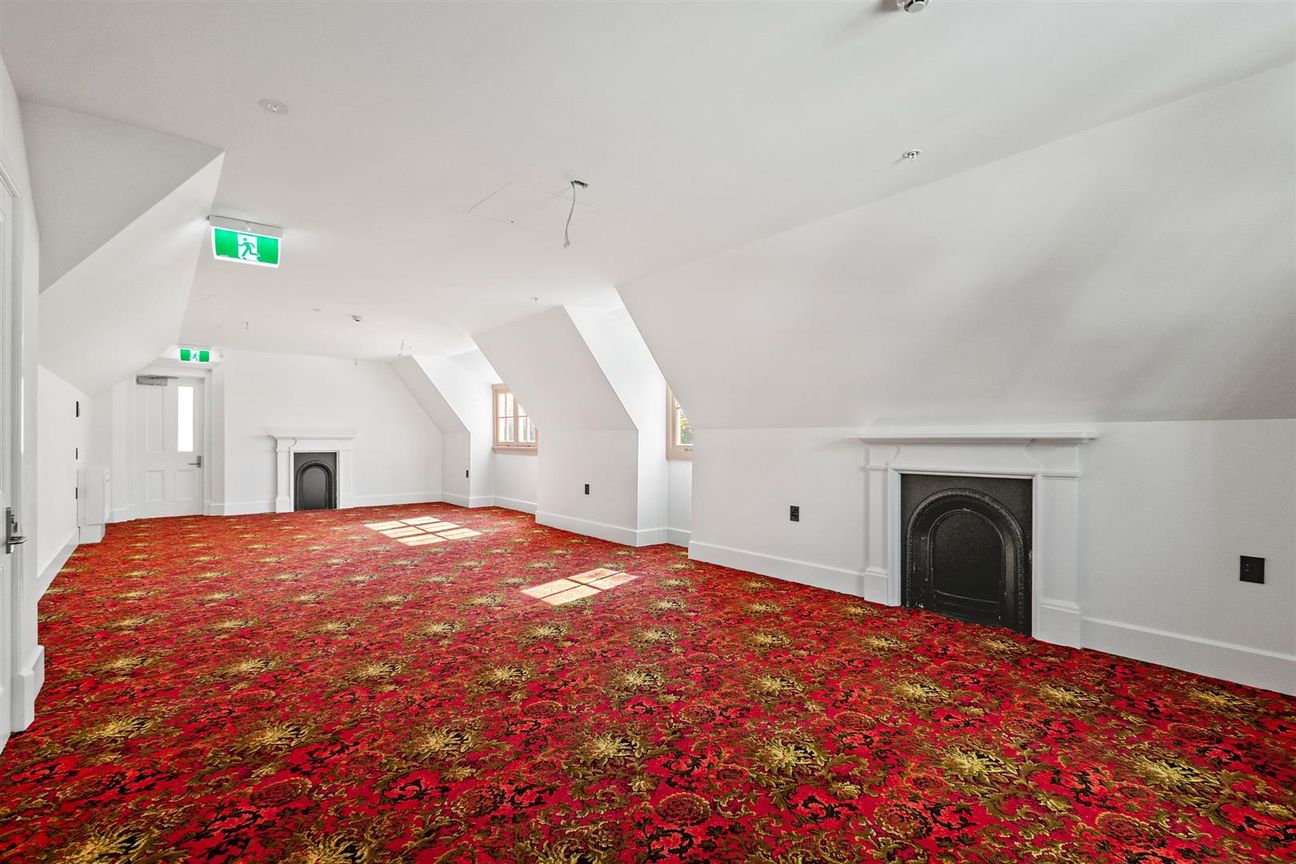 Executive Office Old Municipal Chambers – pohled 2