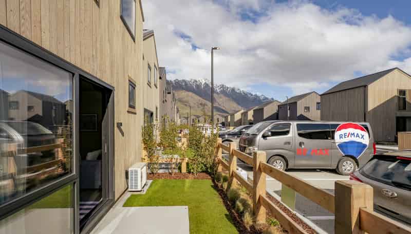 98/6 Hall Street, Frankton