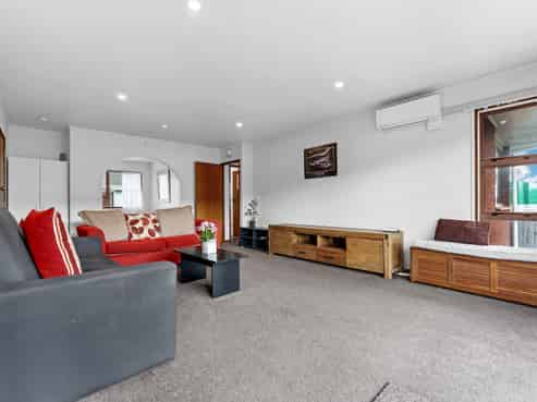 1/8 Aberfeldy Avenue, Highland Park