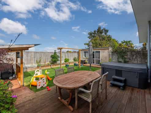 112 Clarence Cox Crescent, Pirimai