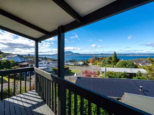 7 Brunette Drive, Acacia Bay