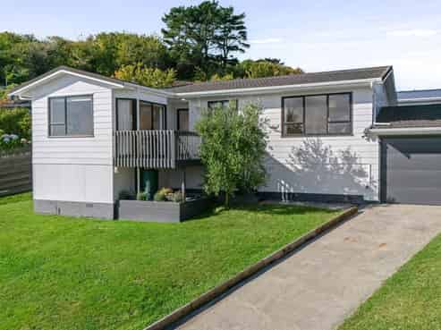 42 Dominica Crescent, Grenada Village