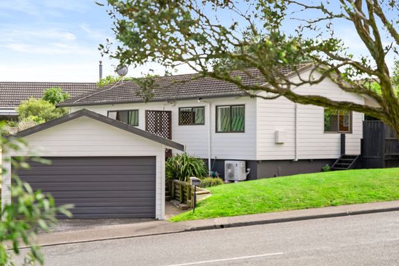 Sold - 115 Mark Avenue, Grenada Village - realestate.co.nz