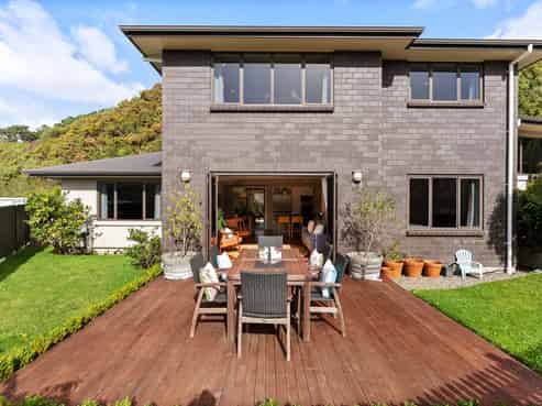 73 Downing Street, Crofton Downs
