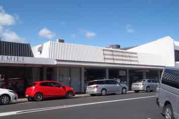 Expensive fitout for free! Service Retail/Health
