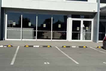 Islington Show Room Or Warehouse. Available Now!