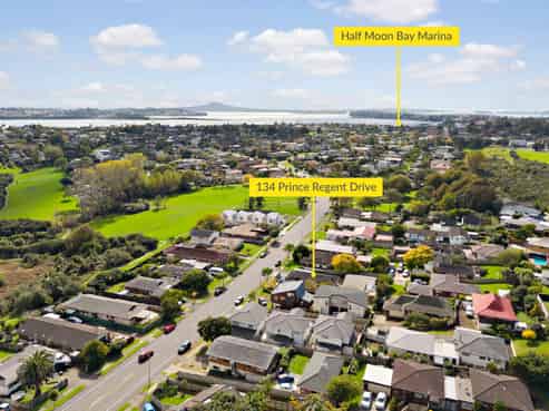 134 Prince Regent Drive, Half Moon Bay