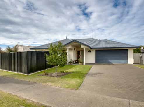 8 Gresham Place, Taradale