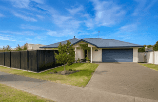 8 Gresham Place, Taradale
