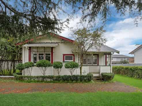 65 Beach Road, Pahurehure