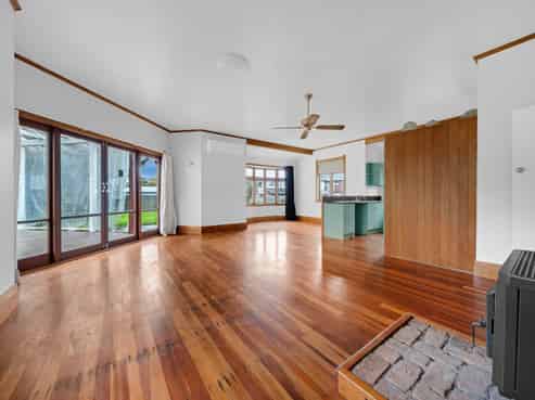 65 Beach Road, Pahurehure