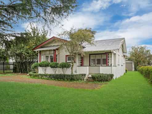 65 Beach Road, Pahurehure