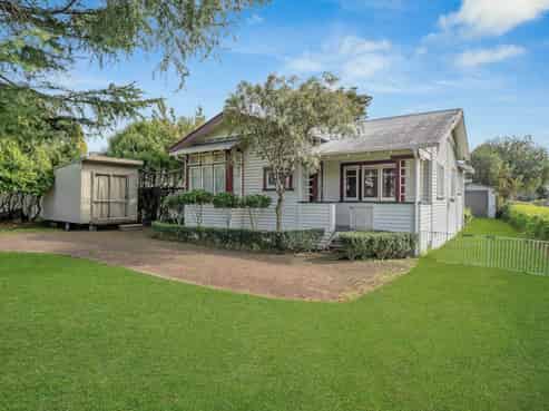 65 Beach Road, Pahurehure