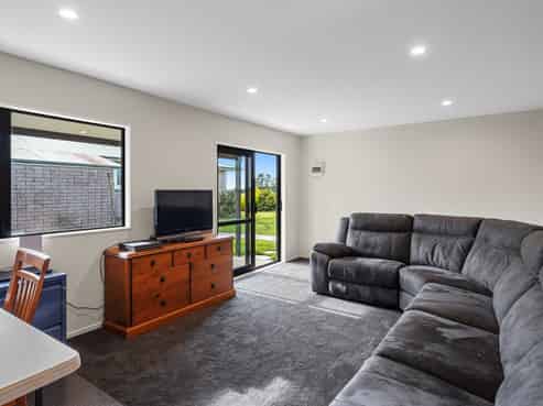 1048 Woodstock Road, View Hill