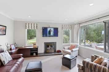 43 Tussock Lane, Windwhistle