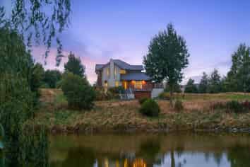 43 Tussock Lane, Windwhistle