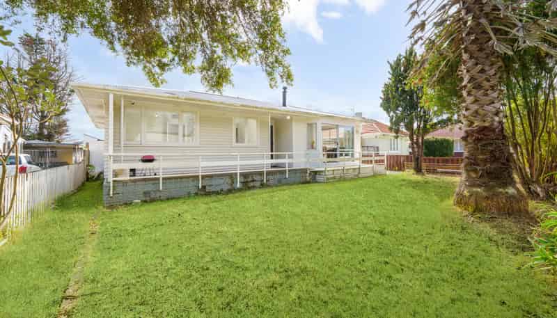 10 Oxford Road, Manurewa
