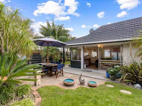 5B Monarch Grove, Pauanui