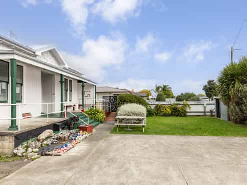 1117 Karamu Road, Mayfair