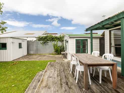 1117 Karamu Road, Mayfair