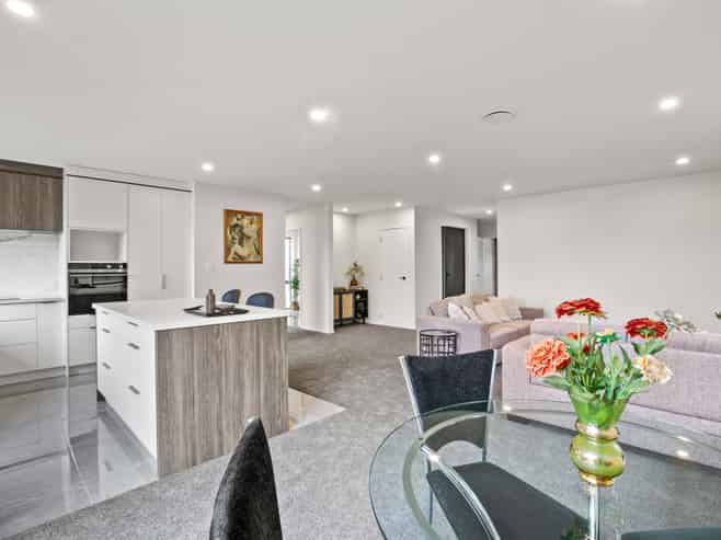 2b Sandel Rise, Merrilands