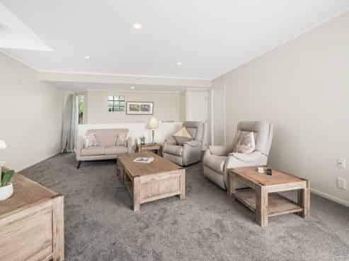 2/3 Tiri View Place, Waiake