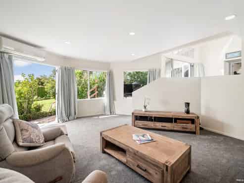 2/3 Tiri View Place, Waiake