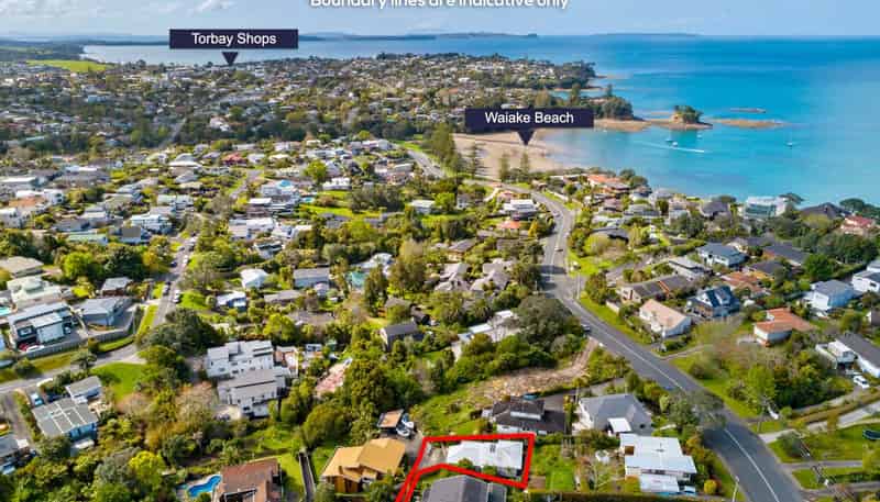 2/3 Tiri View Place, Waiake
