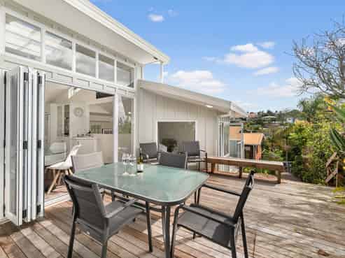 2/3 Tiri View Place, Waiake