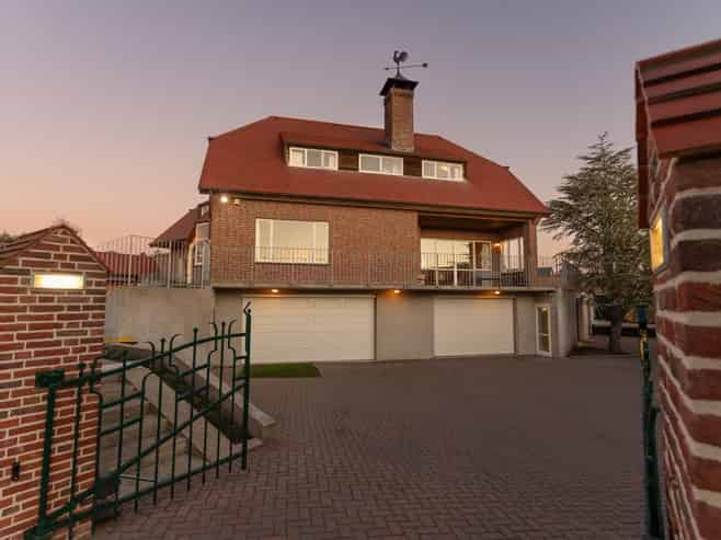 7 Nederland Avenue, Burwood