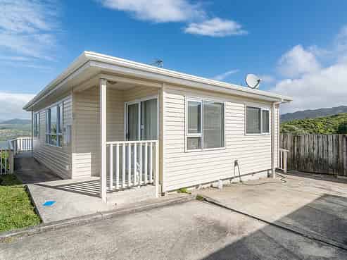 12B Whenua View, Titahi Bay