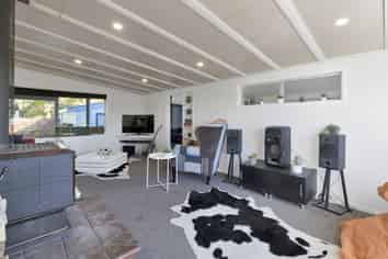 47 Kings Avenue, Waikuku Beach