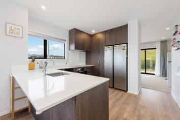 12A Tikati Rise, Long Bay