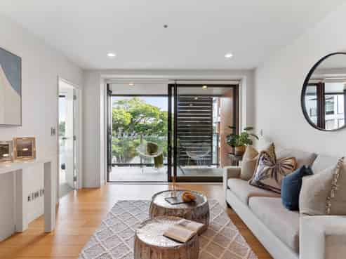 406/10 Lion Place, Epsom