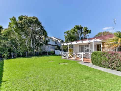 2/5 Vivian Wilson Drive, Eastern Beach
