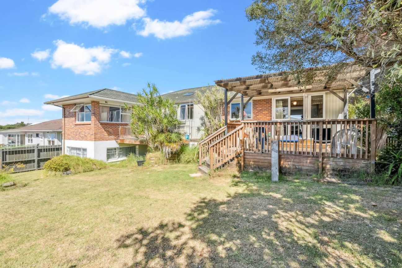 Large Family Home On a 680m² site - Options Galore - Ansicht 2