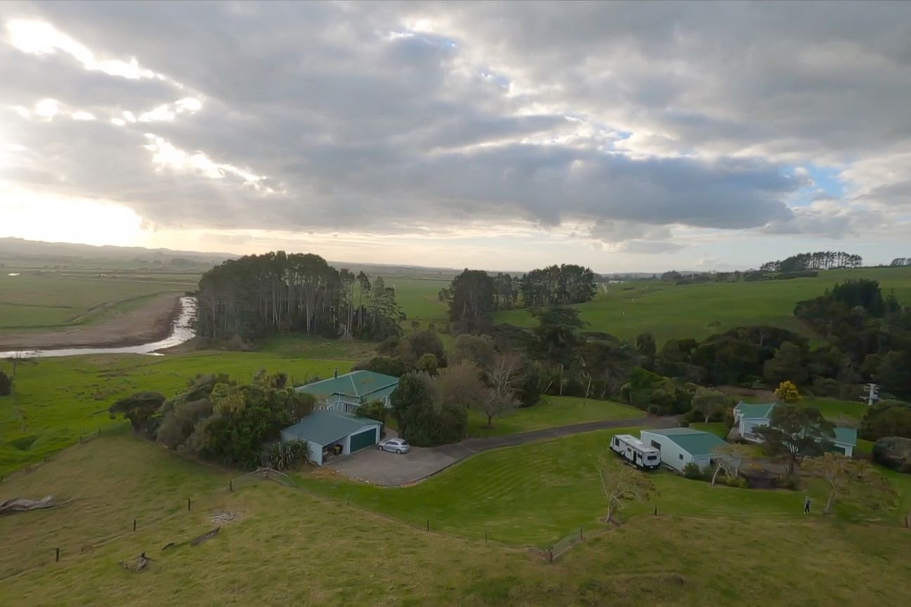 House in Rodney, Helensville - More